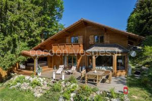 L’Ecrin Blanc – Cocon familial avec jacuzzi et salle de jeux à Liézey