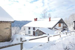 Charmante vieille ferme du Grand Père Prosper proche Gérardmer à Liézey